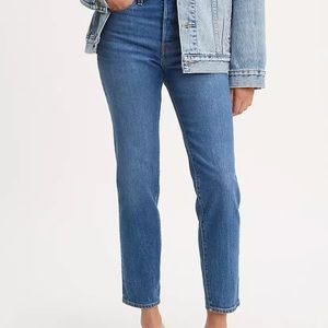 Levi’s Wedgie Ankle Jeans